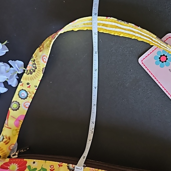 Sun & Sand Chester Hand Bag with Wooden Flower Hang Tag NWT - Picture 10 of 10